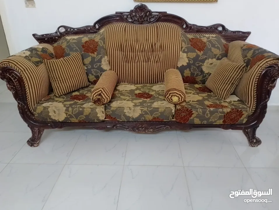 طقم كنب 7 مقاعد بحال الوكاله