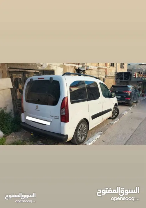 بيجو بارتنر 2017 ترخيص 2016 لون ابيض متور 1600  سيارة نظيفة افحص وين مبدك
