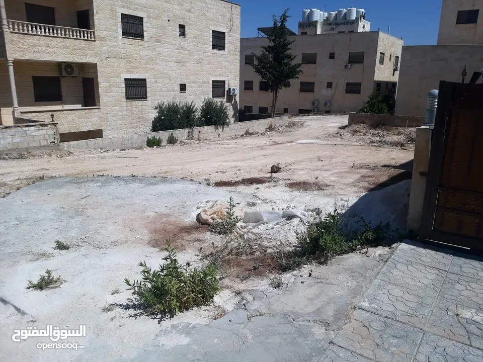 أرض سكنية مميزة للبيع في حي الضياء - أبو نصير 374 متر مربع