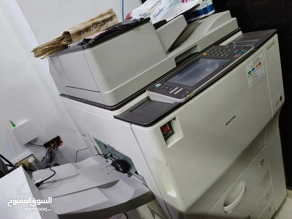 ماكنة Ricoh MP 7502 sp للبيع مستعمل خفيف خالية من اي عيوب ( شغل دعك ) ارقى واقوى طابعة وماكنة تصوير
