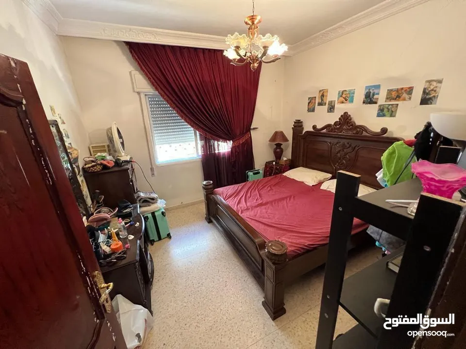 دابوق فيلا مستقله فلات موقع مميز مقابل حدائق الحسين وقرب ستي مول
