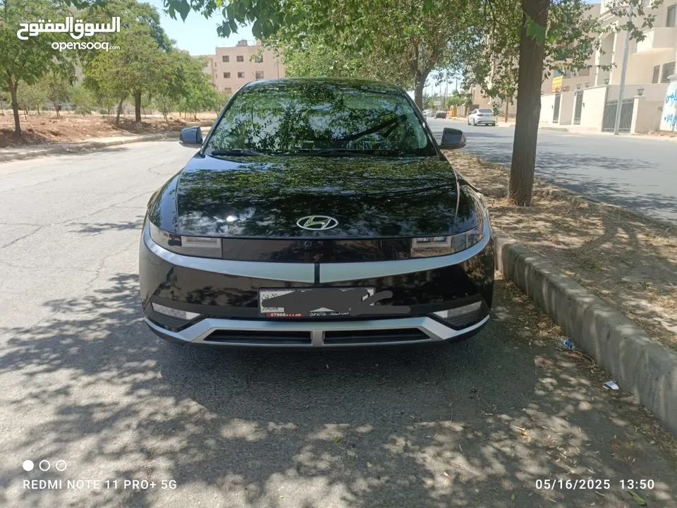 سياره موديل 2022 ايونك 5 كهربائيه لون اسود ميتاليك دفع رباعي اكبر بطاريه تمشي فوق 550 كيلو سبعه جيد