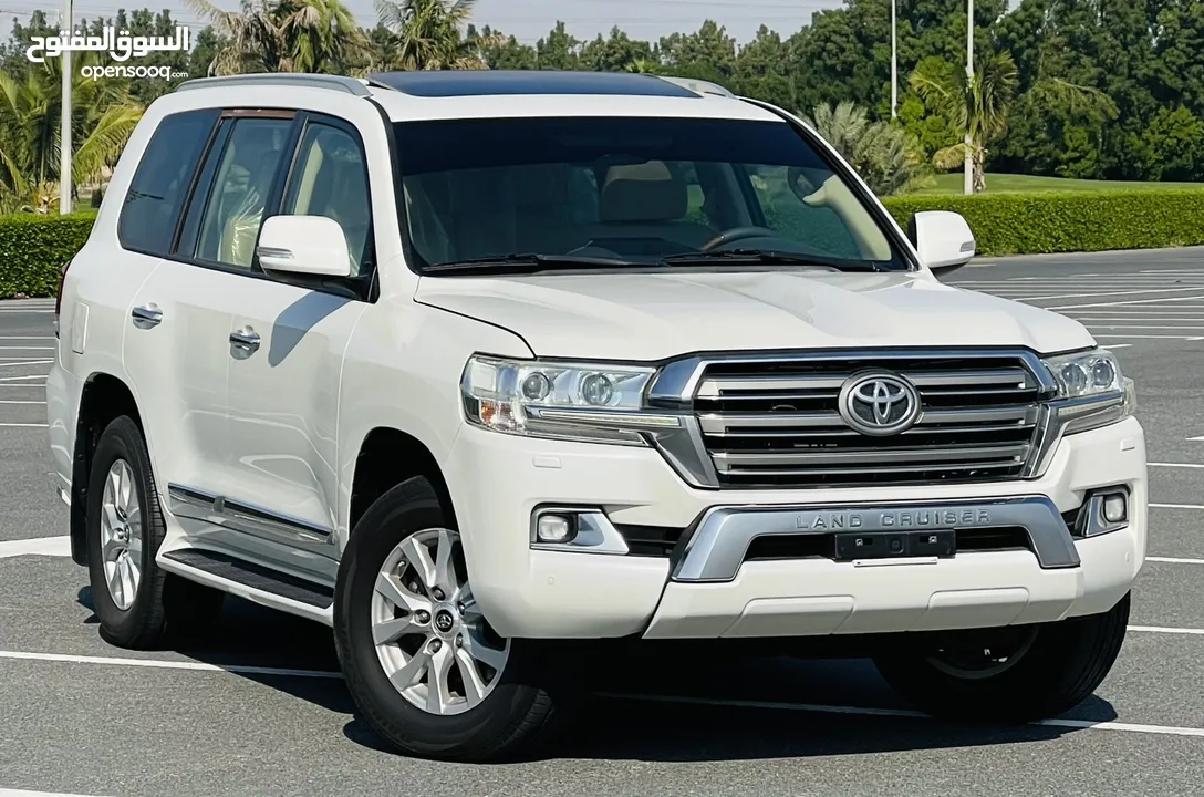 Toyota Land Cruiser GXR V6 Model 2017 Gcc Specifications Full Options