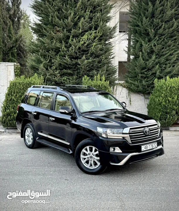 Toyota Landcruiser V8 Black Edition 4600cc