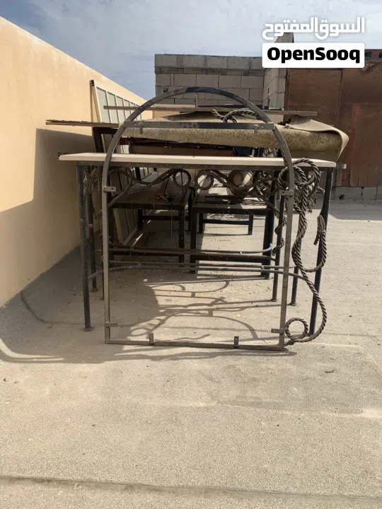 اثاث صالون او حلاق او مساج مستعمل للبيع