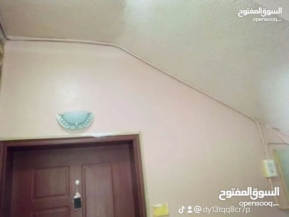 ابو عبد الرحمن لجميع  أعمال الدهان والصيانه العامه والنظافه