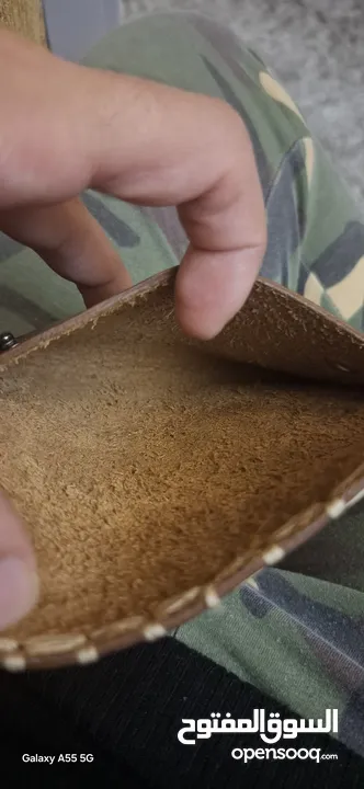 محفظة ايطالي صنع يدوي HandMade جلد طبيعي صافي اصلي من الداخل والخارج (جديدة)  حجمها ممتاز مناسب لاي