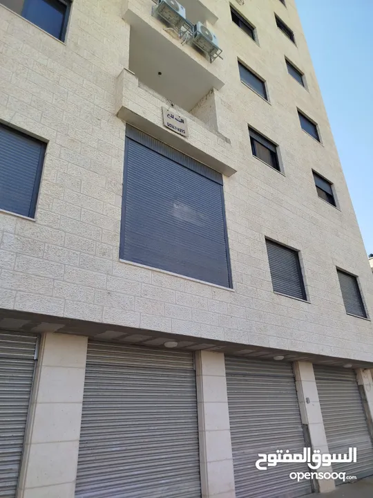 شقة في الماصيون طابق اول في منطقة حيوية بجانب الشارع