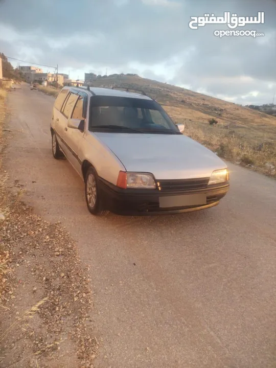 اوبل كدت ستيشن موديل 88 محرك 1600 انجكشن فحص قير عادي مرخصه ترخيص طويل