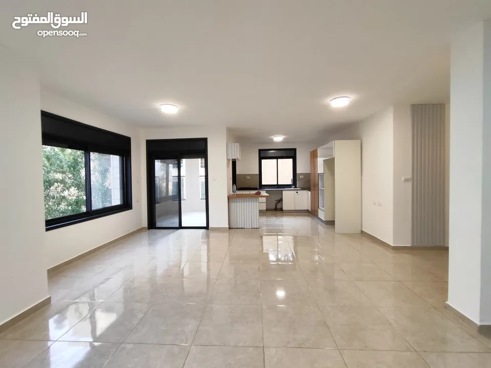 New unfurnished apartment for rent in Ramallah, Al-Tira