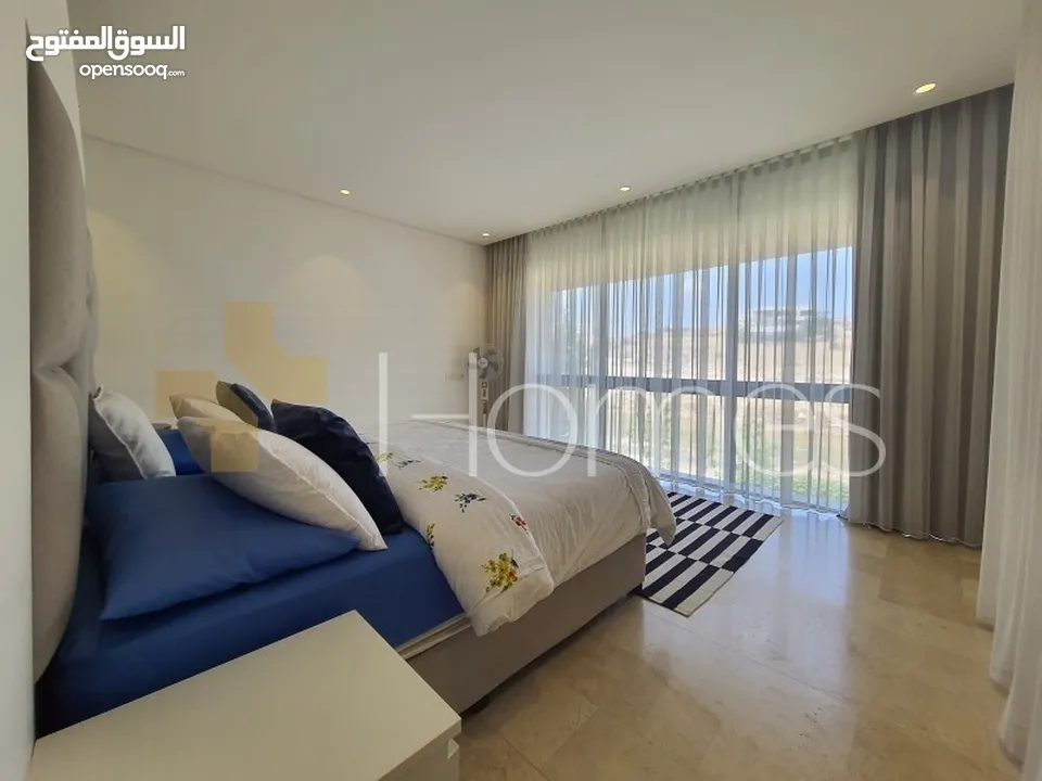 فيلا مع مسبح للبيع في طريق المطار بمساحة بناء 940م