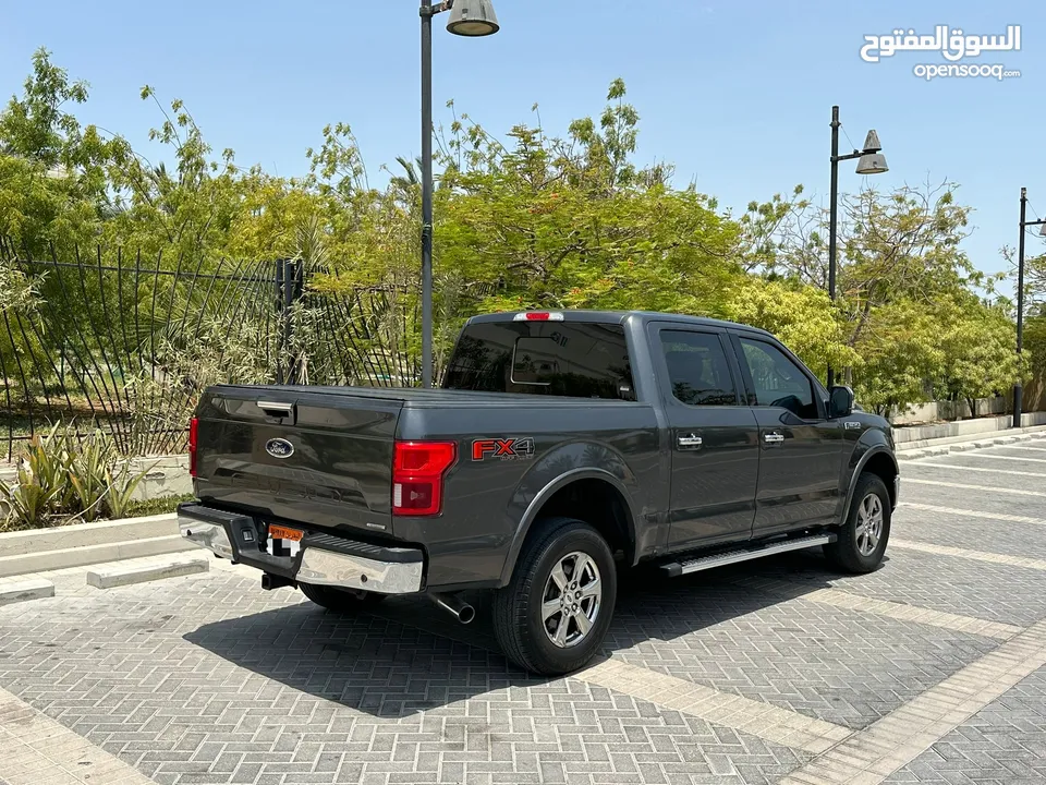 FORD F-150 LARIAT