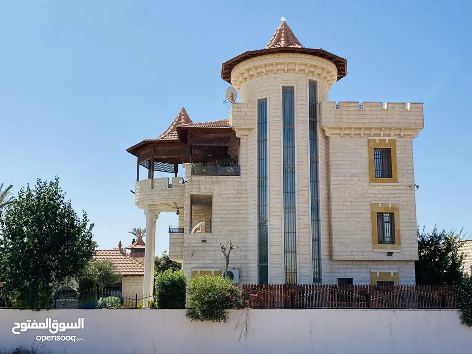 فيلا للبيع 3 طوابق مشطب جاهز للبيع  بيت ايبا قرب شارع بيت وزن الرئيسي
