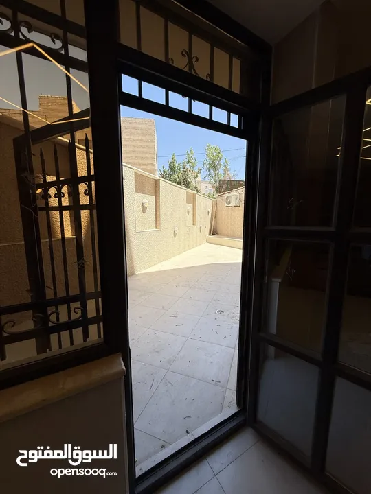 شقة ارضي فاخرة 250م مجددة بالكامل للبيع بالشميساني