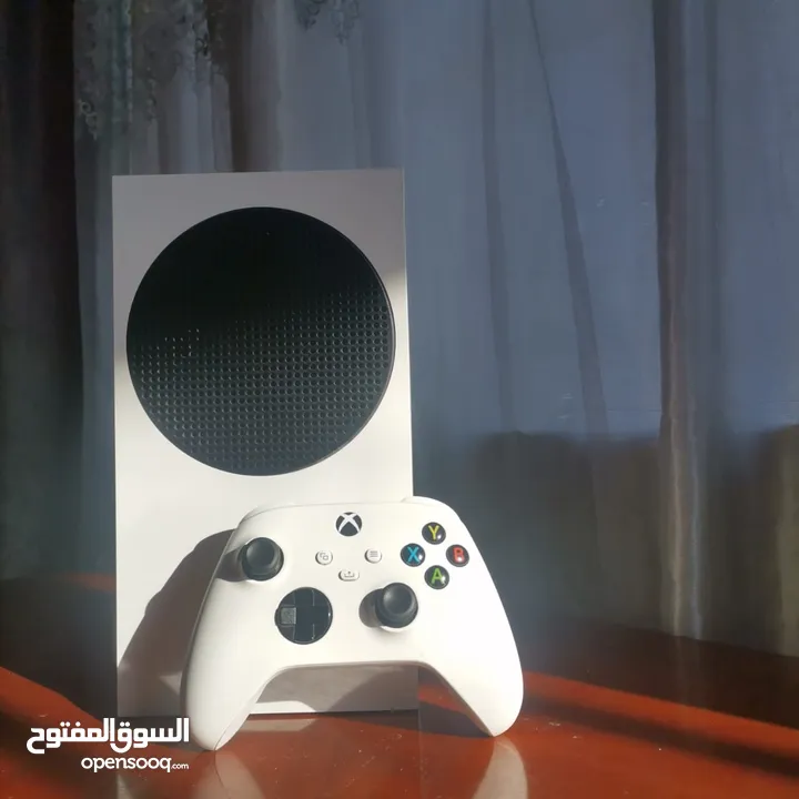 سلام عليكم  جهاز Xbox series s مع كيم باس شهرين