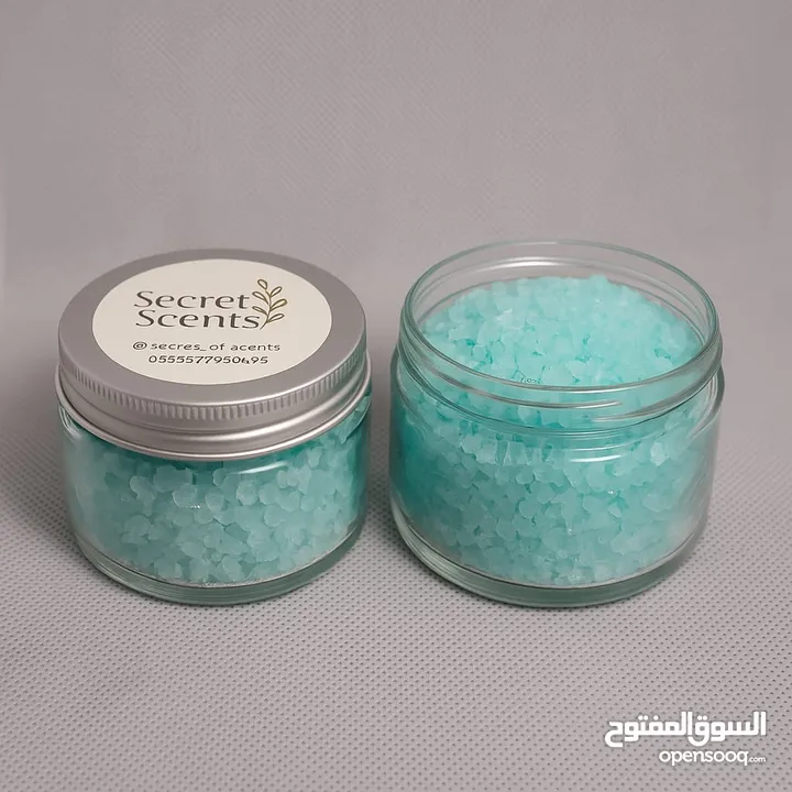 مستحضرات تجميل (سكراب للجسم-سكراب للقدمين-كريم مرطب-صابون من مواد طبيعيه -ليفه).من ecrets of scents