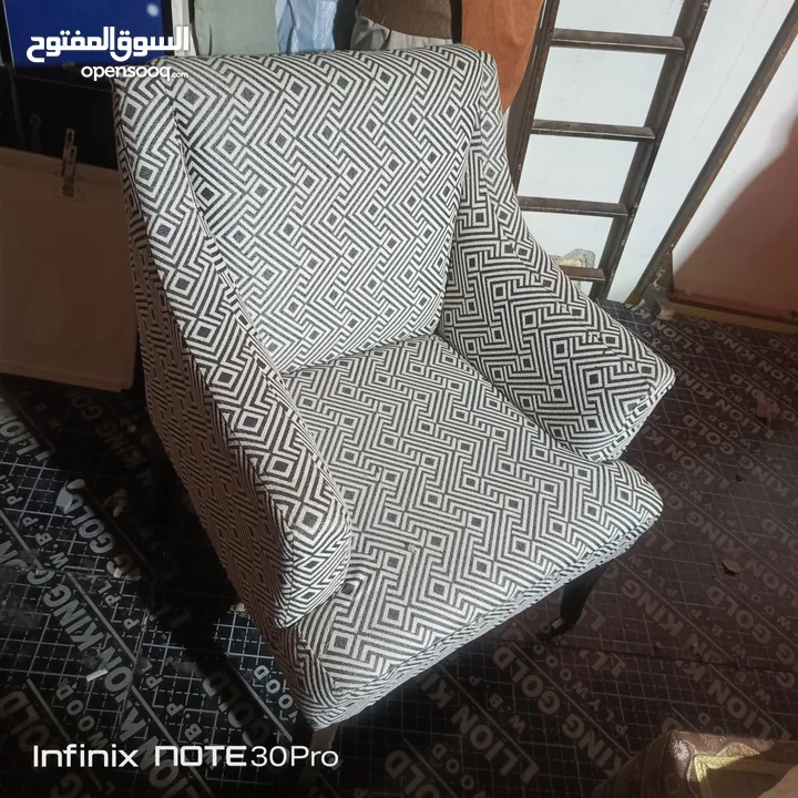 كرسي كوفي شوب عدد ثمانيه خشب زان قماش ذات جوده عاليه خشب زان كامل