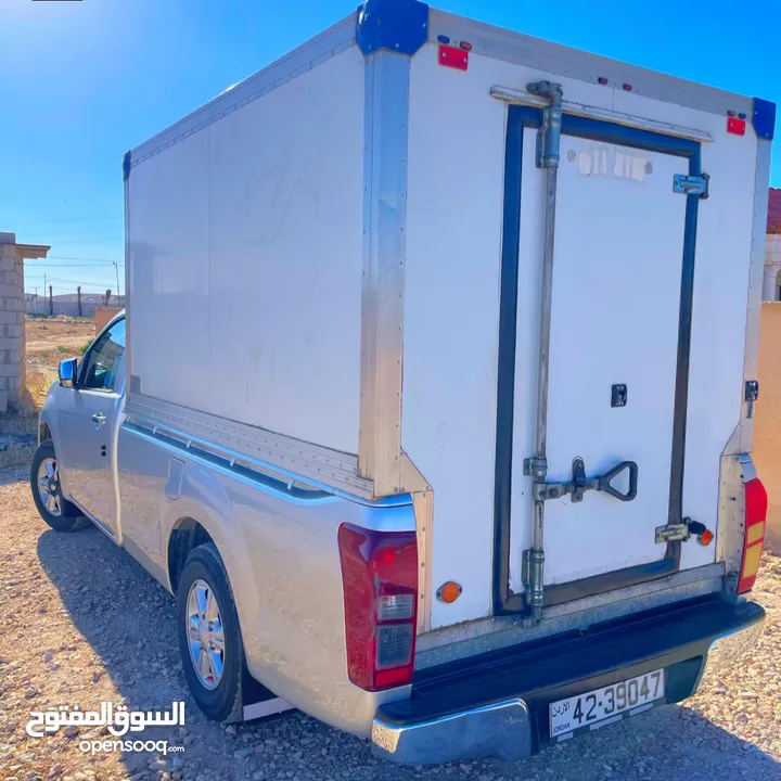 ISUZU  بيك اب ايسوزو 2015 + ثلاجة تبريد