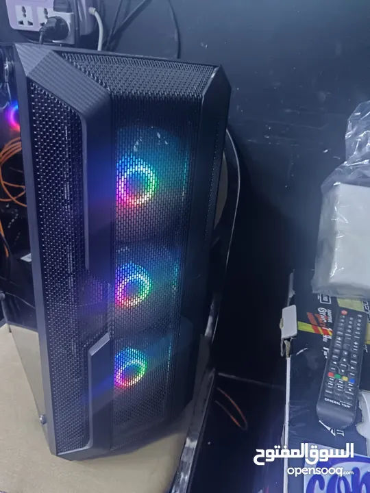 للبيع - جهاز PC GAMING AMD Ryzen 5 3500X احترافي بحالة ممتازة!