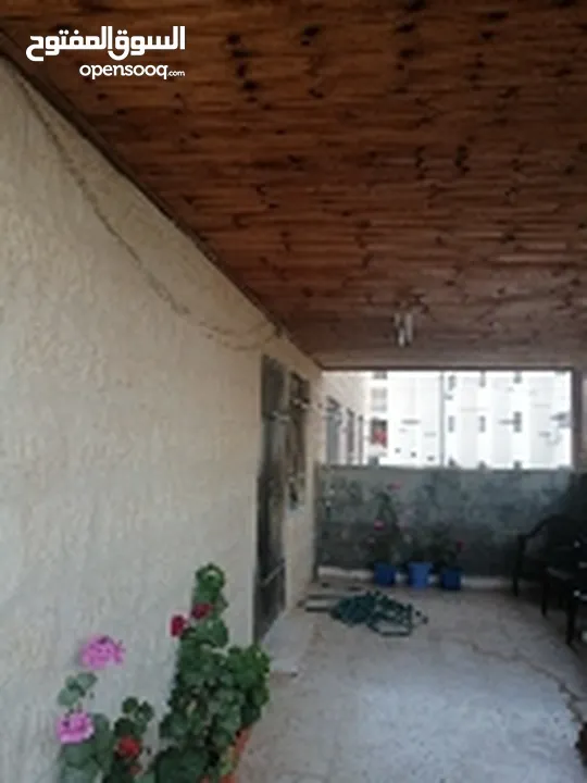 شقة أرضية للبيع في ابو نصير