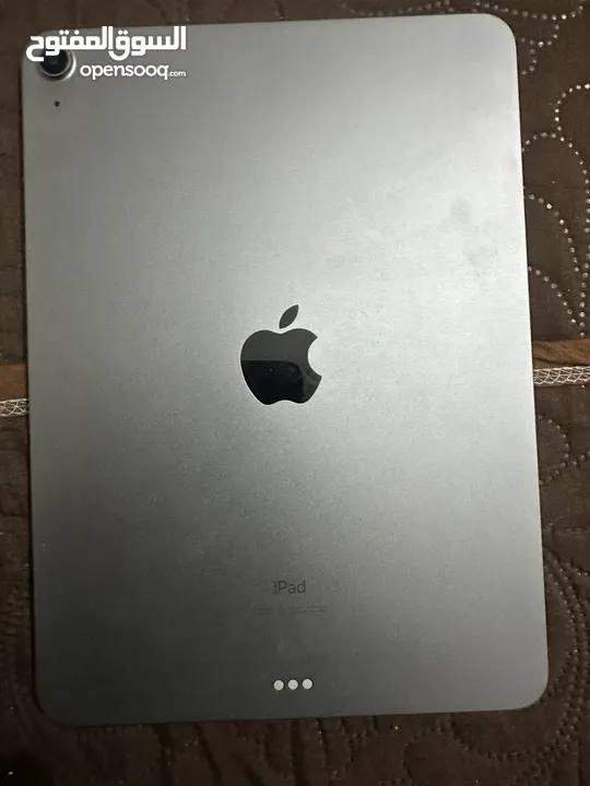 iPad Air 4 استعمل قليل للبيع بسعر مغر