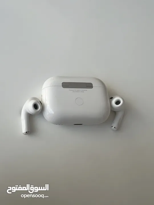 سماعات ابل  AirPods Pro اصلية ( مستعملة ) بحالة الجديدة