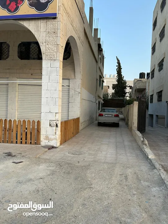 مجمع تجاري للبيع