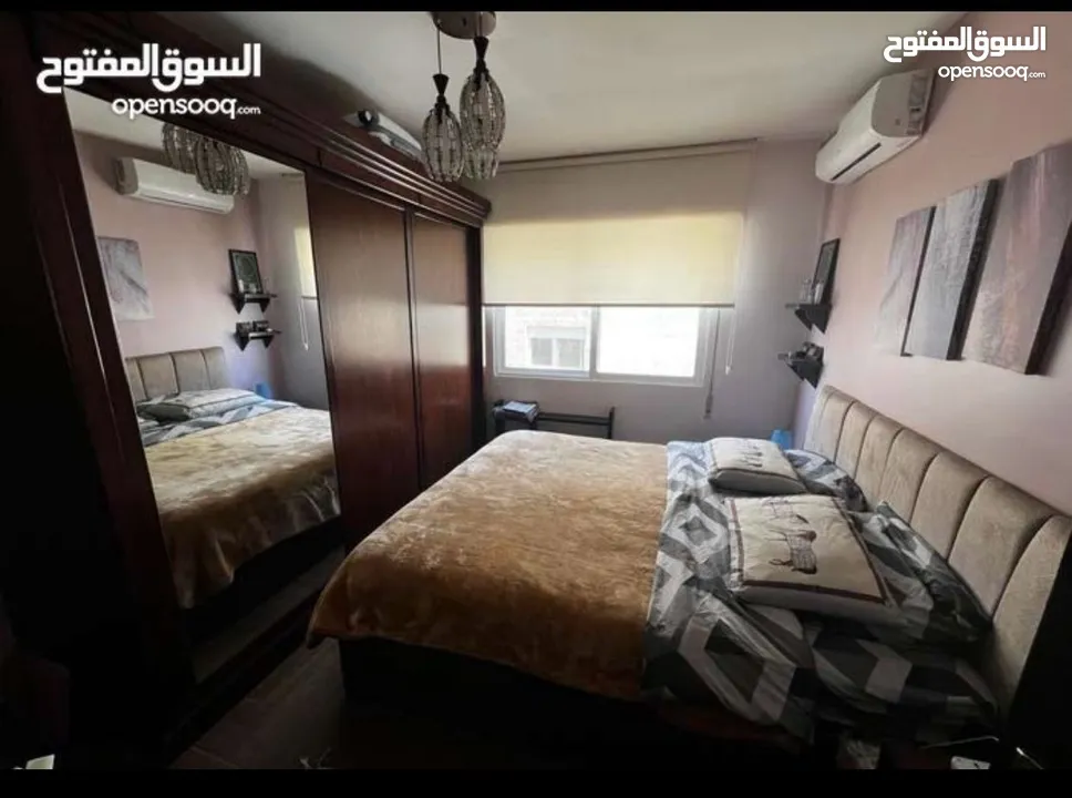 شقه للبيع بسعر مغري جدا مع اجهزه كهربائيه... يوجد مجال للسعر للجادين من المالك مباشرة
