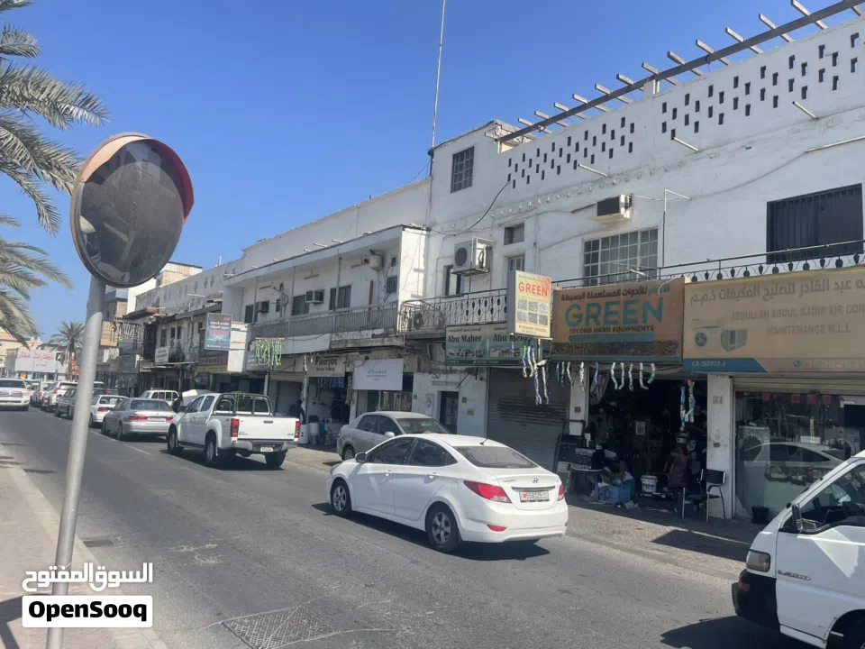 Shop For Rent in Jidhafs Maine Rood no 14  دكان للايجار في جدحفص على الشارع العام 14 في موقع مفتوح