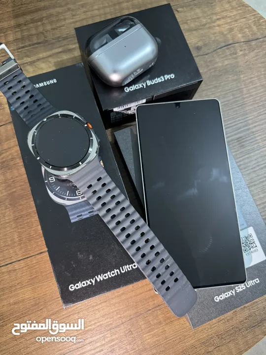 للبيع هاتف Samsung S25 Ultra + Galaxy Watch Ultra + Galaxy Puds Pro 3