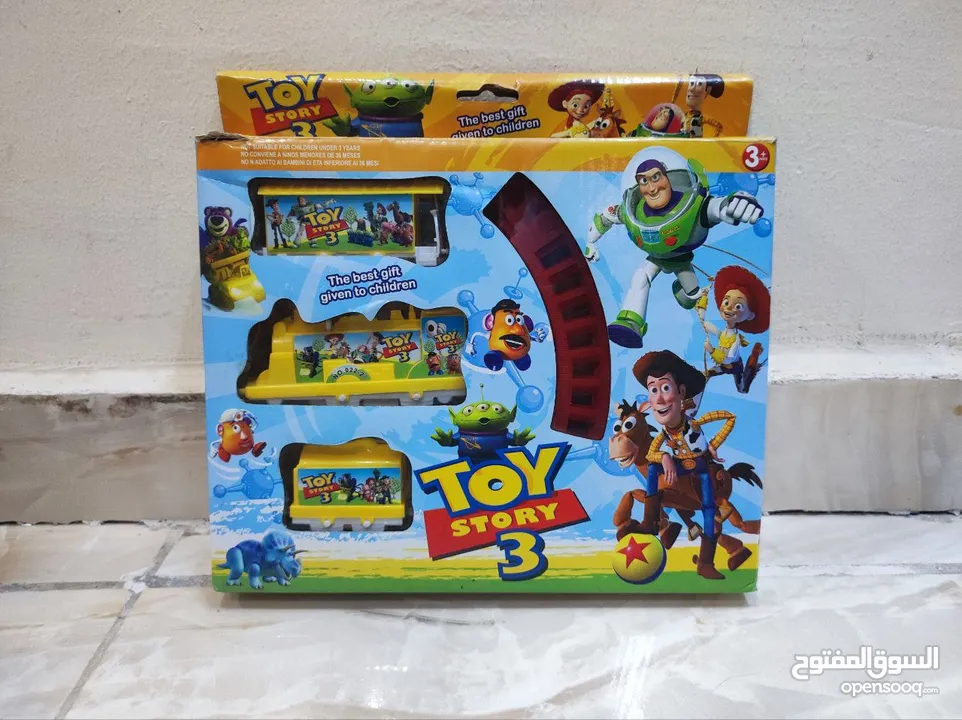 العاب اطفال شبه جديده - منزل - قطار - سكوتر - ماكينة تريكو