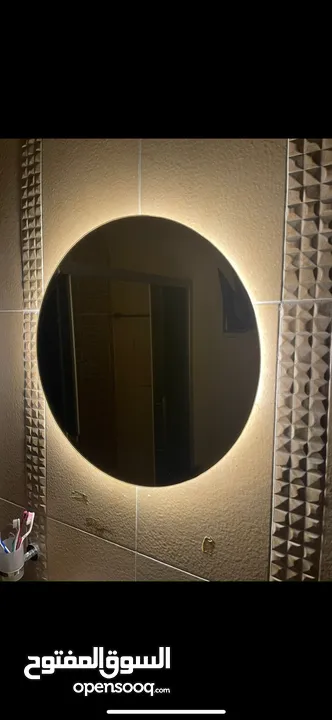 مرايا حمام مع ضوء