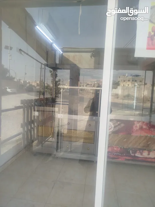 مطعم  شعبي حمص وفلافل للبيع بكامل معداته بكامل معداته وبسعر حرق
