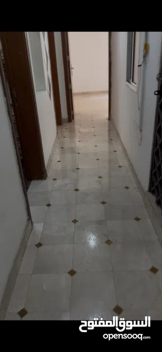 شقة للإيجار سوق الخوض 180 ريال