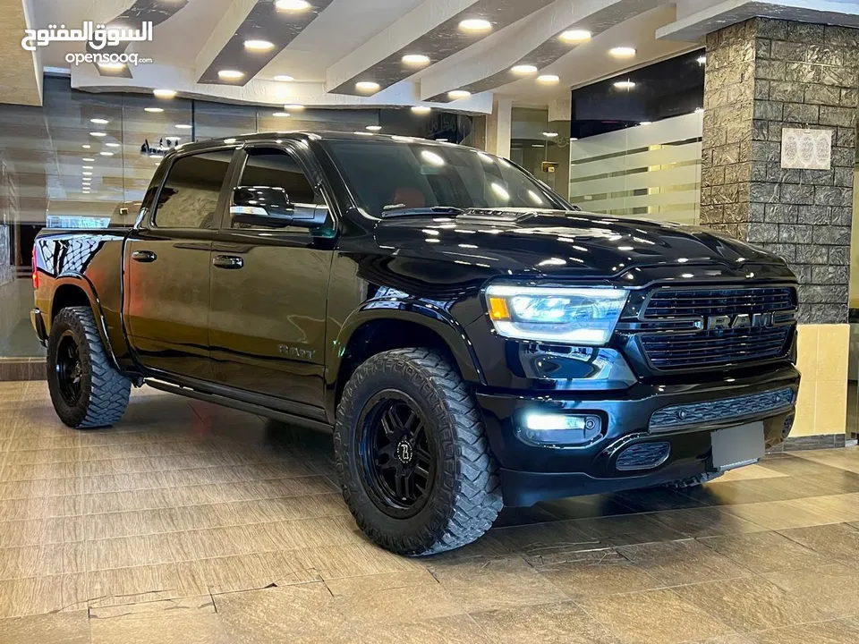 Dodge Ram1500 LARAMIE 2019 HEMI 5.7