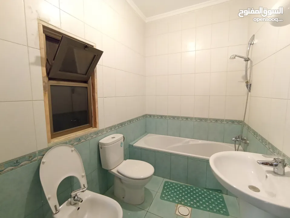 شقة غير مفروشة للإيجار 300م2 ( Property 19203 )-174847862