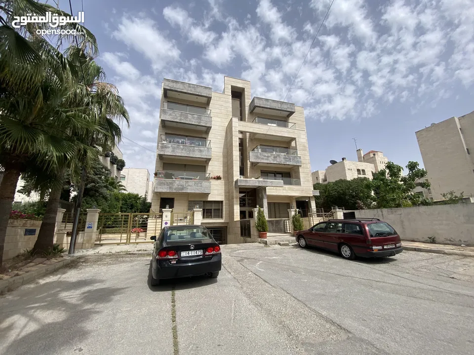 شقة فخمة مفروشة كامل للإيجار-طابق ثاني-110م-الصويفية- 3 دقايق من Swefieh village