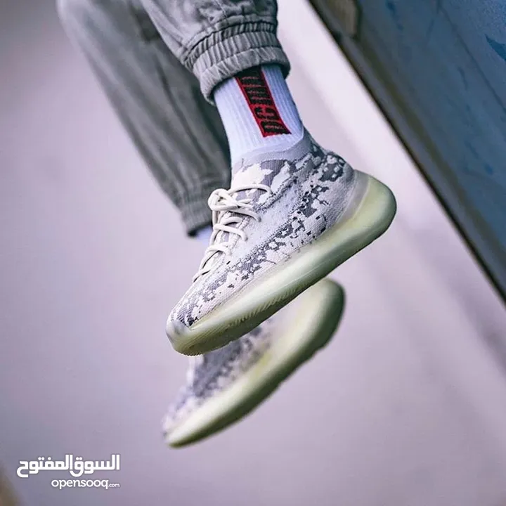 حذاء رياضة شكل حديث ومميز