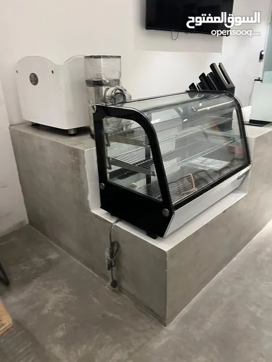 ثلاجه عرض للكيك جديده لم تستخدم