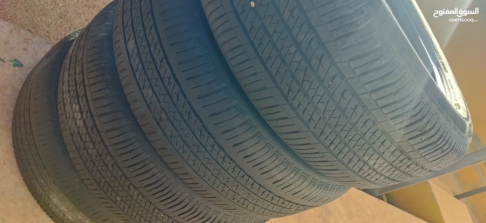 كاوشوك بحاله جيدة قياس 235/55R 18