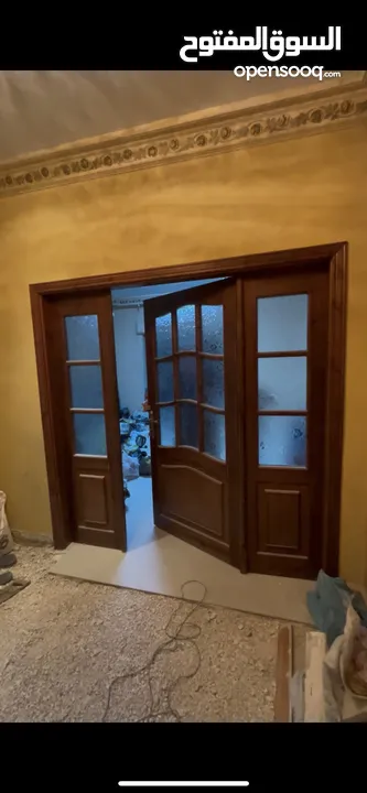 أبواب خشب سويد بحالة ممتازه
