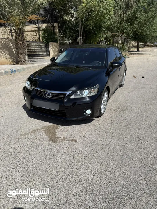 لكزس CT200 موديل 2012