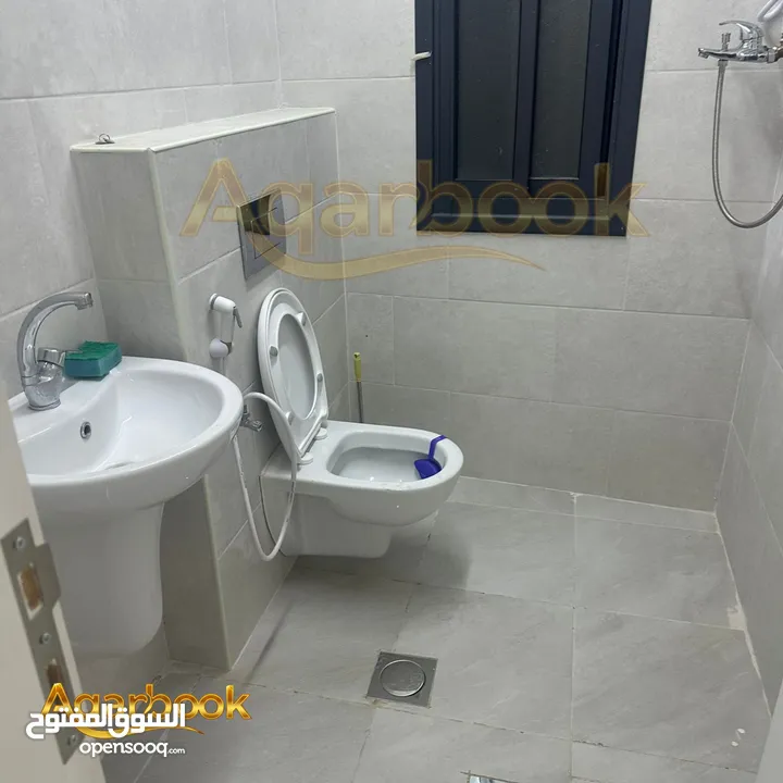 مكتب للايجار بالقرب من بنك فلسطين عين مصباح