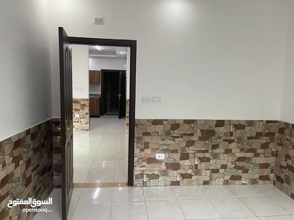 Unfurnished studio for Rent in Al-Jandawel near to King Al-Hussain Business Park (KHBP)