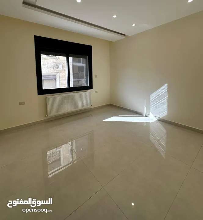 شقة للبيع طابق ثاني في الجبيهة حي ام زويتينه قرب مسجد جبران