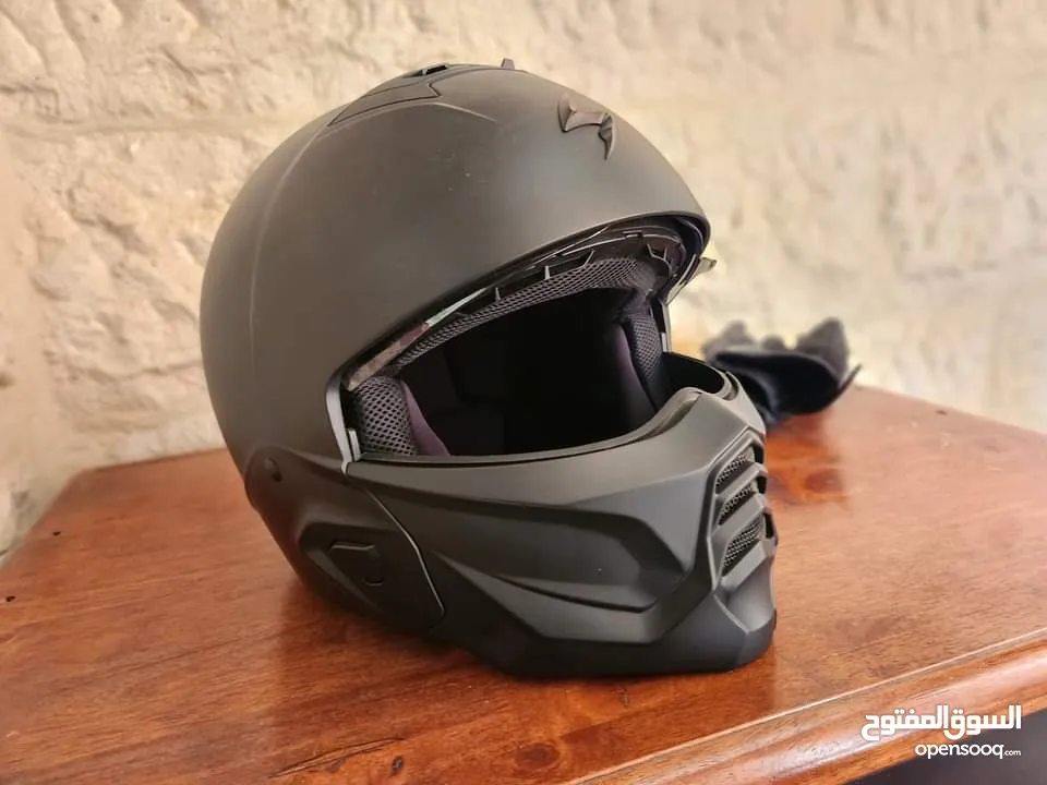 motorcycle helmet scorpion  combat 2 EXO خوذة دراجة نارية.