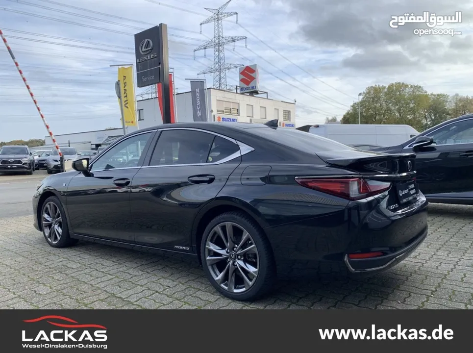 LEXUS ES300 F SPORT 2020 داخل احمر