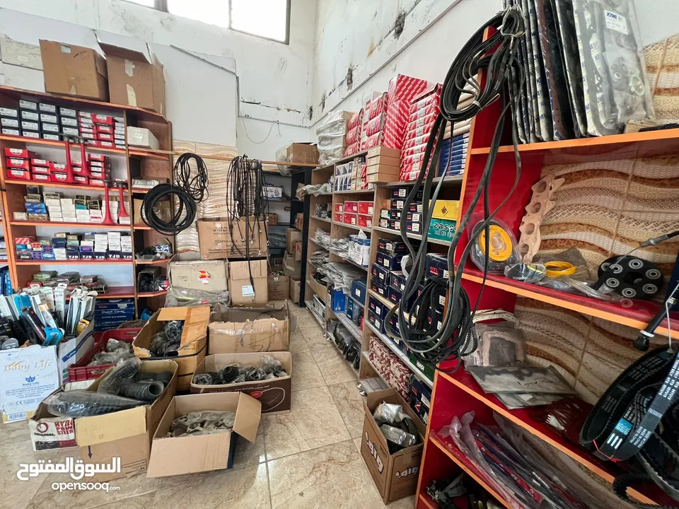 محل قطع سيارات للبيع كامل