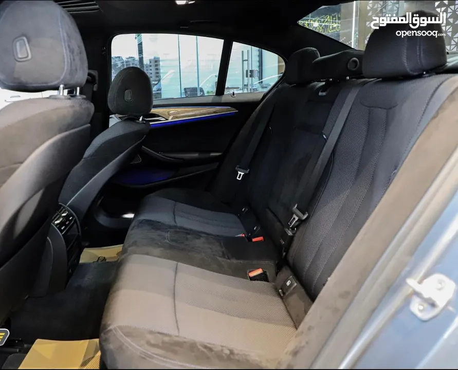 سيارة BMW فاخرة
