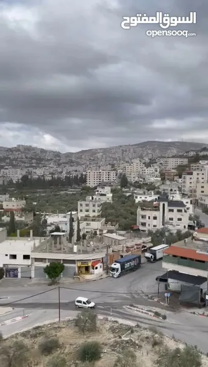 روف مساحته 235 متر اطلالة على ثلاث اتجاهات كاشف